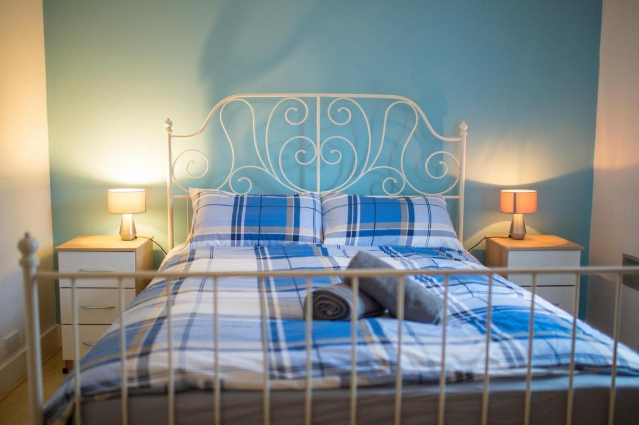 Exclusive Offers L Last-Minute Specials L Parking Free L Double Bed House L Uk L Gaming Room L Komfy 3 Bedroom Cottage With Riverview L Perfect For Short Or Long Stays Reading Ngoại thất bức ảnh