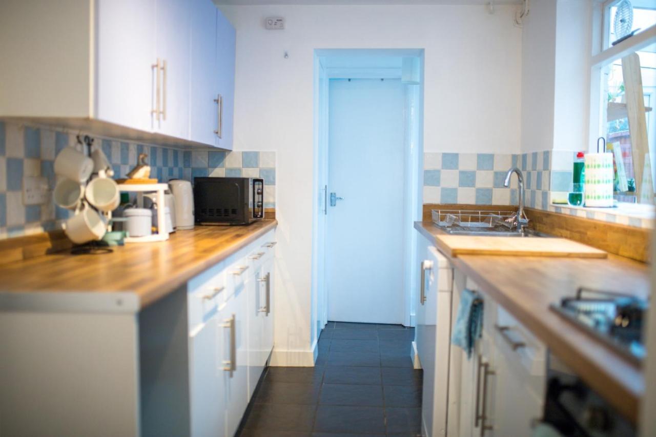 Exclusive Offers L Last-Minute Specials L Parking Free L Double Bed House L Uk L Gaming Room L Komfy 3 Bedroom Cottage With Riverview L Perfect For Short Or Long Stays Reading Ngoại thất bức ảnh
