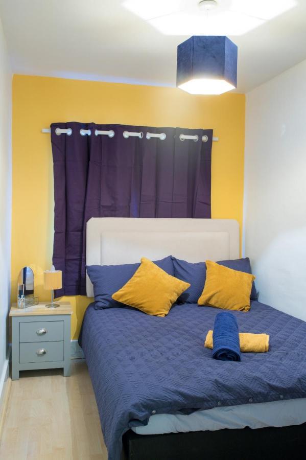 Exclusive Offers L Last-Minute Specials L Parking Free L Double Bed House L Uk L Gaming Room L Komfy 3 Bedroom Cottage With Riverview L Perfect For Short Or Long Stays Reading Ngoại thất bức ảnh